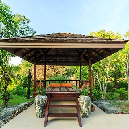Koh Jum Beach Villas "A Member Of Secret Retreats" Buitenkant foto