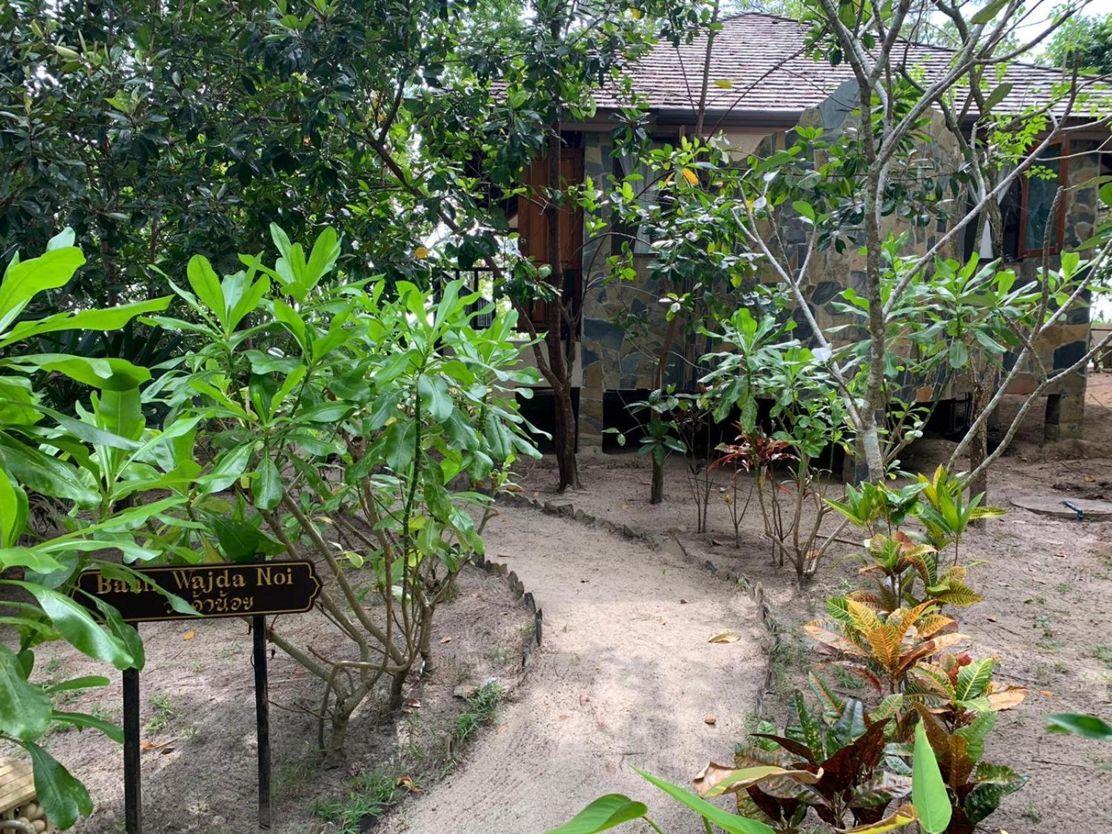 Koh Jum Beach Villas "A Member Of Secret Retreats" Buitenkant foto